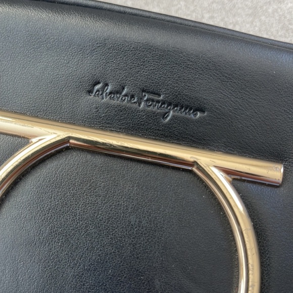 Salvatore Ferragamo Gancino Camera Leather Crossbody bag - Picture 10 of 11